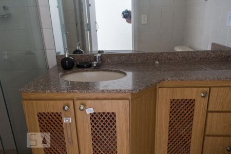 Apartamento à venda com 65m², 3 quartos e 1 vaga Apartamento à venda com 65m², 3 quartos e 1 vagaBanheiro