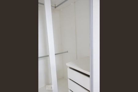 Apartamento à venda com 65m², 3 quartos e 1 vaga Apartamento à venda com 65m², 3 quartos e 1 vagaCloset