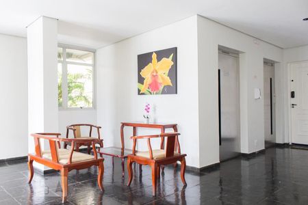 Apartamento à venda com 65m², 3 quartos e 1 vaga Apartamento à venda com 65m², 3 quartos e 1 vagaHall social