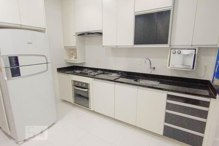 Apartamento para alugar com 180m², 3 quartos e sem vagaCozinha