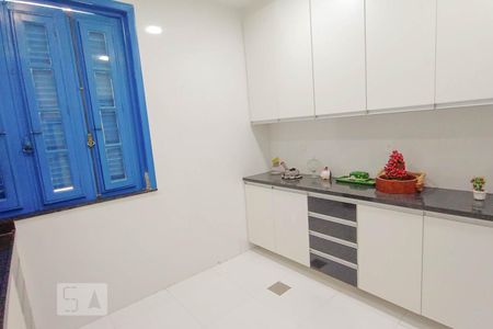 Apartamento para alugar com 180m², 3 quartos e sem vagaCozinha