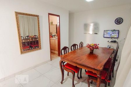 Apartamento para alugar com 180m², 3 quartos e sem vagaSala