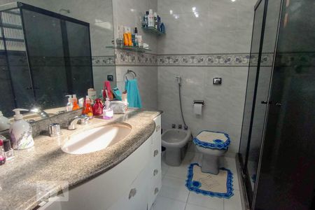 Apartamento para alugar com 180m², 3 quartos e sem vaga Banheiro da suíte 