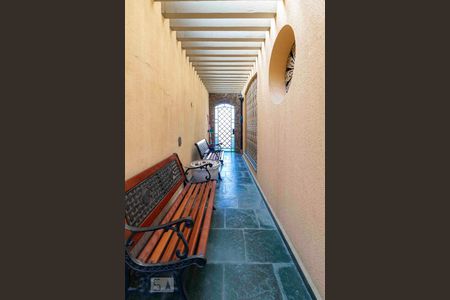 Casa para alugar com 440m², 3 quartos e 5 vagasCorredor Externo