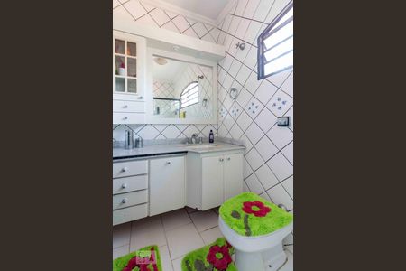 Casa para alugar com 440m², 3 quartos e 5 vagasBnaheiro