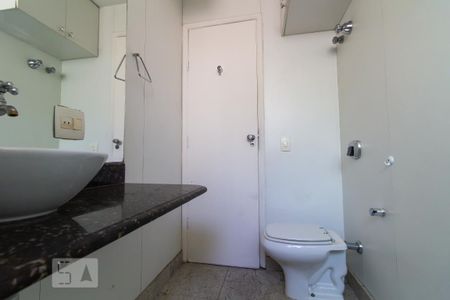 Apartamento à venda com 120m², 3 quartos e 1 vaga Apartamento à venda com 120m², 3 quartos e 1 vagaBanheiro Social