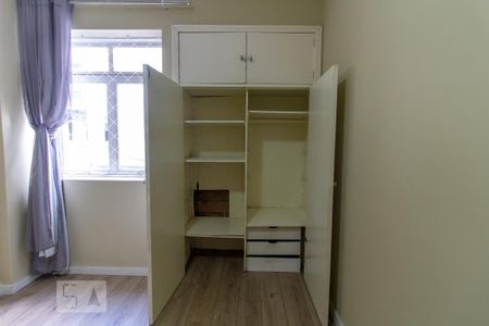 Apartamento à venda com 120m², 3 quartos e 1 vaga Apartamento à venda com 120m², 3 quartos e 1 vagaQuarto 2 - Armário