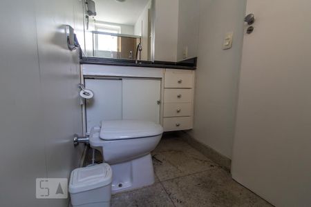 Apartamento à venda com 120m², 3 quartos e 1 vaga Apartamento à venda com 120m², 3 quartos e 1 vagaBanheiro da Suíte
