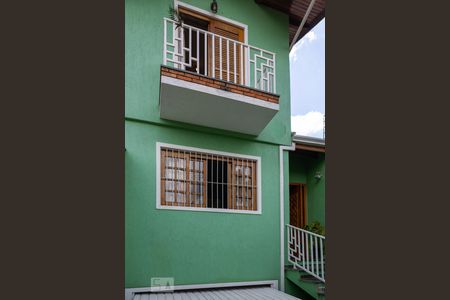 Casa à venda com 150m², 3 quartos e 4 vagas Casa à venda com 150m², 3 quartos e 4 vagasFachada