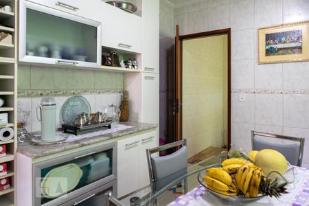 Casa à venda com 150m², 3 quartos e 4 vagas Casa à venda com 150m², 3 quartos e 4 vagasCozinha