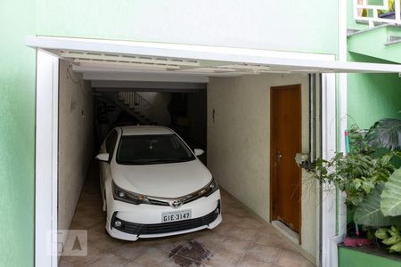 Casa à venda com 150m², 3 quartos e 4 vagas Casa à venda com 150m², 3 quartos e 4 vagasGaragem