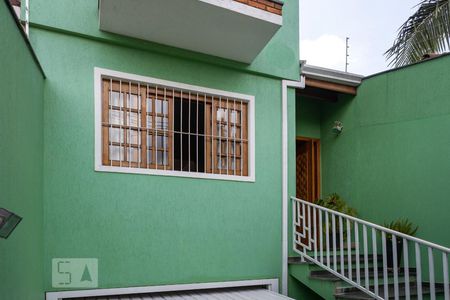 Casa à venda com 150m², 3 quartos e 4 vagas Casa à venda com 150m², 3 quartos e 4 vagasFachada