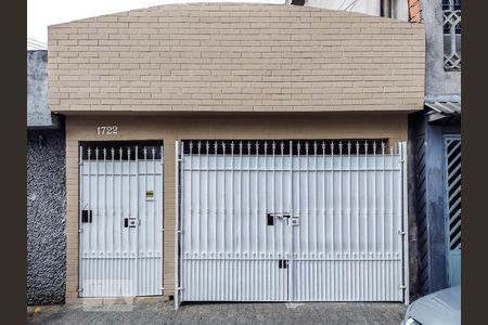 Casa à venda com 220m², 6 quartos e 2 vagasFachada 1