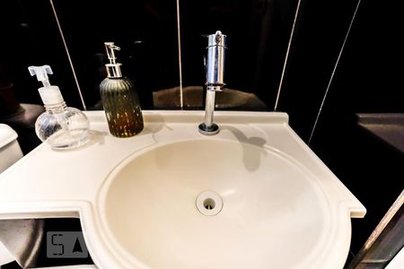 Casa à venda com 220m², 6 quartos e 2 vagasBanheiro