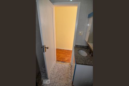 Apartamento à venda com 76m², 2 quartos e sem vaga Apartamento à venda com 76m², 2 quartos e sem vagaBanheiro