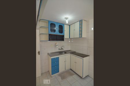 Apartamento à venda com 76m², 2 quartos e sem vaga Apartamento à venda com 76m², 2 quartos e sem vagaCozinha