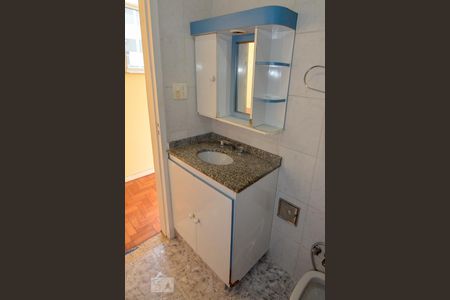 Apartamento à venda com 76m², 2 quartos e sem vaga Apartamento à venda com 76m², 2 quartos e sem vagaBanheiro