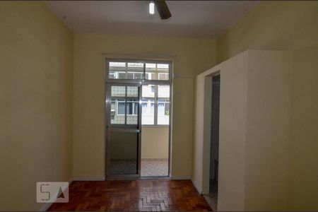Apartamento à venda com 76m², 2 quartos e sem vaga Apartamento à venda com 76m², 2 quartos e sem vagasuíte