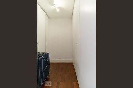 Closet de apartamento à venda com 3 quartos, 96m² em Sumaré, São Paulo