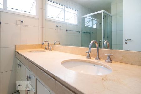 Apartamento à venda com 147m², 3 quartos e 2 vagasBanheiro Suíte Master