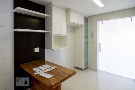 Apartamento à venda com 147m², 3 quartos e 2 vagasCozinha