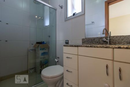 Apartamento à venda com 120m², 2 quartos e 1 vaga Apartamento à venda com 120m², 2 quartos e 1 vagaBanheiro do 2º Andar