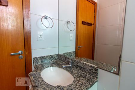 Apartamento à venda com 120m², 2 quartos e 1 vaga Apartamento à venda com 120m², 2 quartos e 1 vagaBanheiro