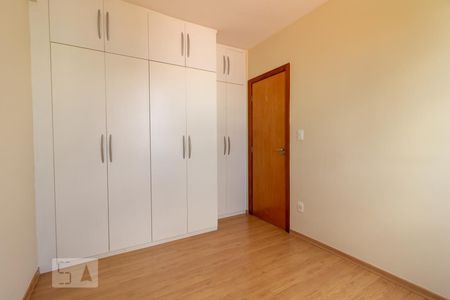 Quarto 1 de apartamento à venda com 2 quartos, 110m² em Sagrada Família, Belo Horizonte
