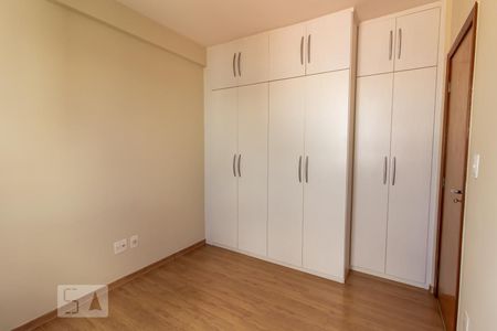 Quarto 1 de apartamento à venda com 2 quartos, 110m² em Sagrada Família, Belo Horizonte