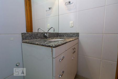 Apartamento à venda com 120m², 2 quartos e 1 vaga Apartamento à venda com 120m², 2 quartos e 1 vagaBanheiro do 2º Andar