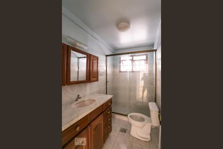 Banheiro de apartamento à venda com 2 quartos, 68m² em Partenon, Porto Alegre