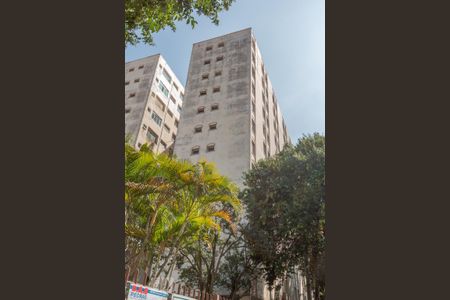 Apartamento para alugar com 102m², 3 quartos e 1 vaga Apartamento para alugar com 102m², 3 quartos e 1 vagaFachada