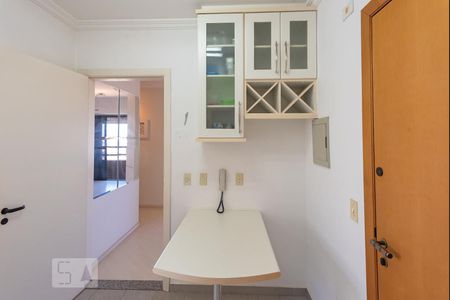 Apartamento à venda com 77m², 2 quartos e 2 vagas Apartamento à venda com 77m², 2 quartos e 2 vagasCozinha - Armários