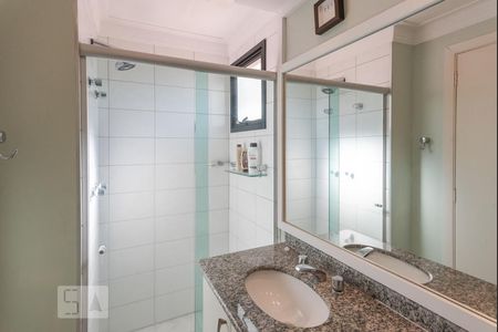 Apartamento à venda com 77m², 2 quartos e 2 vagas Apartamento à venda com 77m², 2 quartos e 2 vagasBanheiro da Suíte