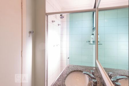 Apartamento à venda com 77m², 2 quartos e 2 vagas Apartamento à venda com 77m², 2 quartos e 2 vagasBanheiro da Suíte