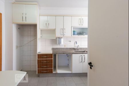 Apartamento à venda com 77m², 2 quartos e 2 vagas Apartamento à venda com 77m², 2 quartos e 2 vagasCozinha - Armários