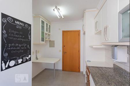 Apartamento à venda com 77m², 2 quartos e 2 vagas Apartamento à venda com 77m², 2 quartos e 2 vagasCozinha - Armários