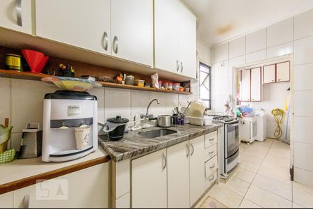 Cozinha de apartamento à venda com 3 quartos, 110m² em Vila Itapura, Campinas