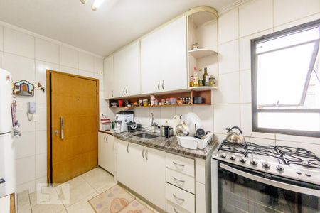 Cozinha de apartamento à venda com 3 quartos, 110m² em Vila Itapura, Campinas