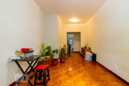 Apartamento para alugar com 85m², 2 quartos e 1 vagaSala