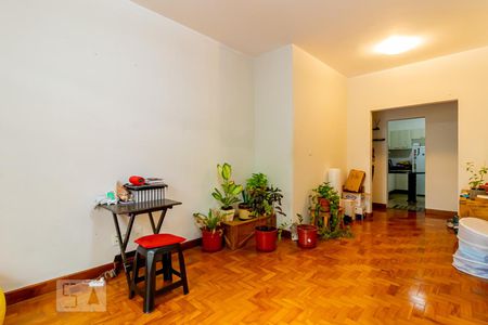 Apartamento para alugar com 85m², 2 quartos e 1 vagaSala