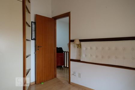 Casa de condomínio à venda com 96m², 4 quartos e 1 vagaQuarto