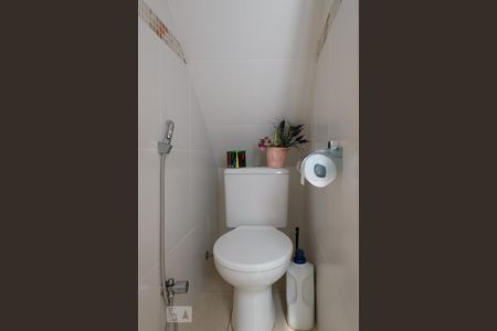 Casa de condomínio à venda com 96m², 4 quartos e 1 vagaBanheiro de Serviço