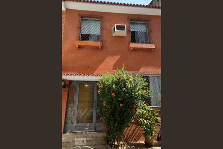 Casa de condomínio à venda com 96m², 4 quartos e 1 vagaFachada