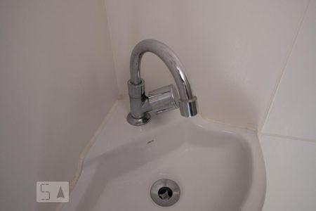 Casa de condomínio à venda com 96m², 4 quartos e 1 vagaBanheiro de Serviço