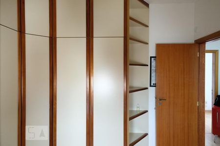 Casa de condomínio à venda com 96m², 4 quartos e 1 vagaQuarto