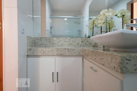 Casa de condomínio à venda com 96m², 4 quartos e 1 vagaBanheiro