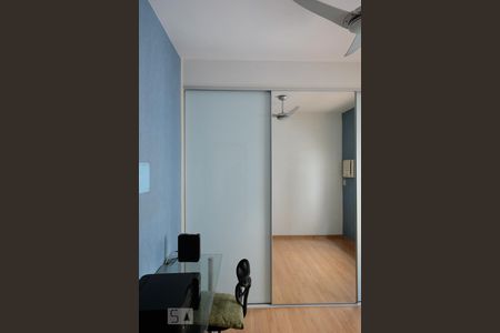 Casa de condomínio à venda com 96m², 4 quartos e 1 vagaQuarto