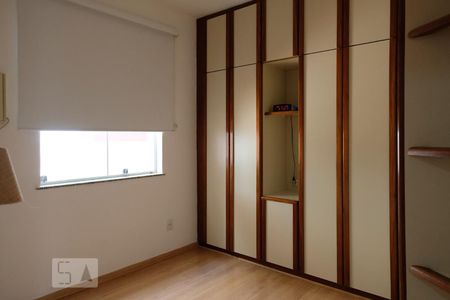 Casa de condomínio à venda com 96m², 4 quartos e 1 vagaQuarto