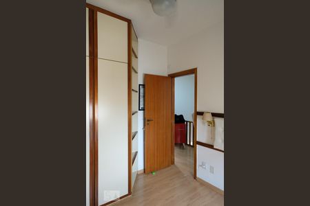 Casa de condomínio à venda com 96m², 4 quartos e 1 vagaQuarto